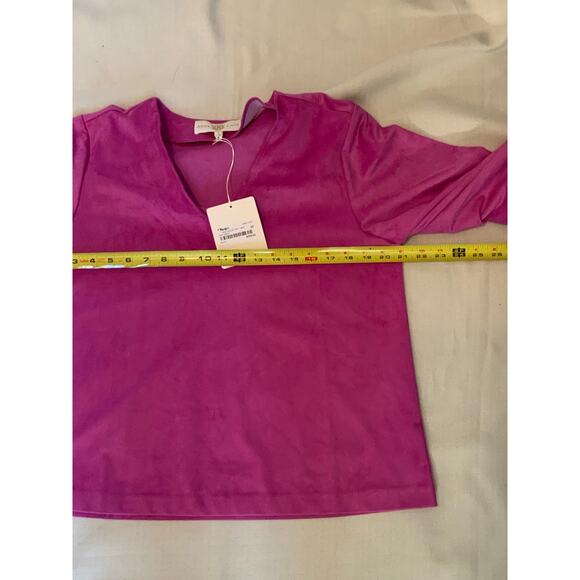 Anna Cate Nina suede top- very berry NWT size medium - Picture 5 of 7
